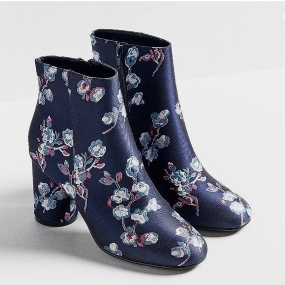 Urban Outfitters Women’s Blue Juliet Floral Ankle Boots Size 7 - Picture 4 of 8
